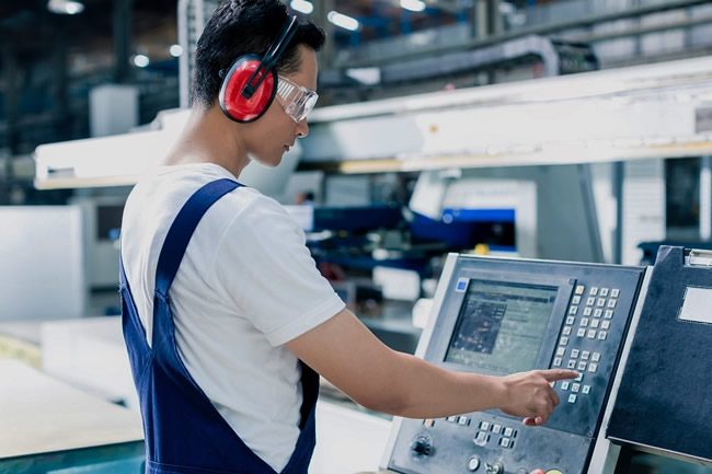 Opérateur de machine chez biram groupe